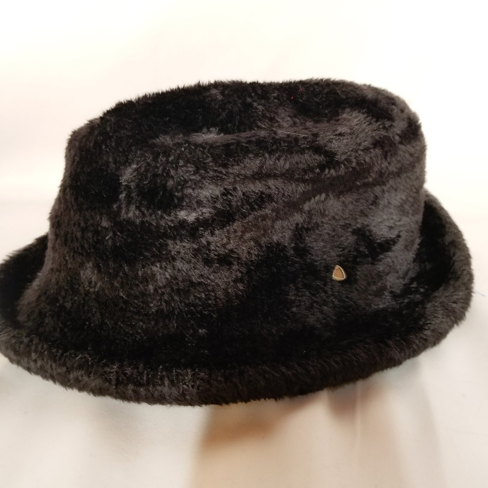Liz Claiborne Black Faux Fur Bucket Hat